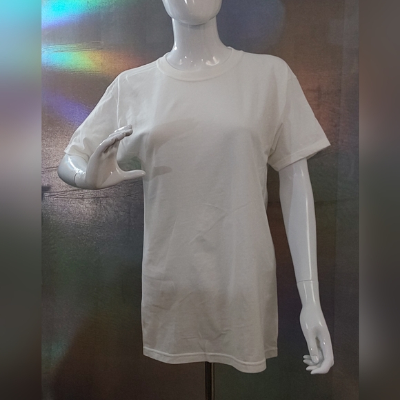 NEW Women's TEE / SIZE: S - Picture 2 of 5